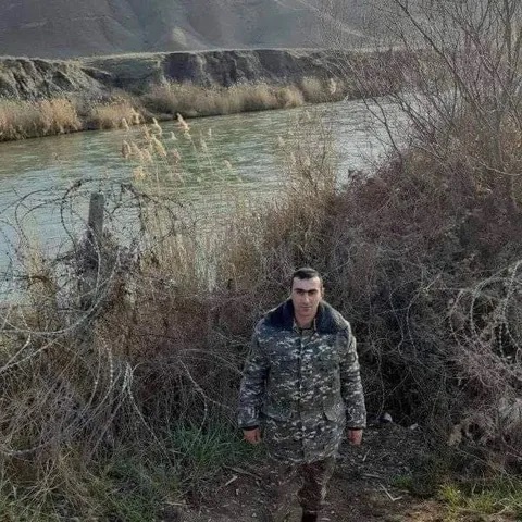 Այդպես էլ չիջավ դիրքերից