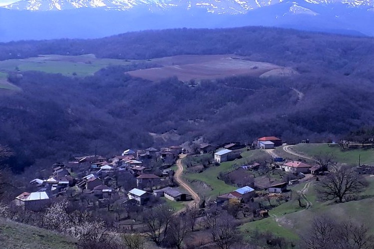 Սզնեքի դպրոցը՝ հերոսի անունով